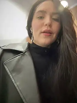 Snapshot of meow_girl chatting on February 7, 3:08 pm meow girl online show from February 7, 3:08 pm