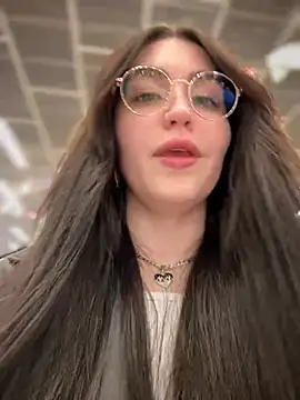 Snapshot of meow_girl chatting on March 9, 1:59 pm meow girl online show from March 9, 1:59 pm
