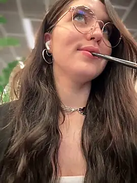 Snapshot of meow_girl chatting on September 18, 12:07 pm meow girl online show from September 18, 12:07 pm