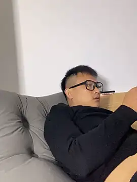 lixiaoshuai8 online show from March 7, 4:46 am