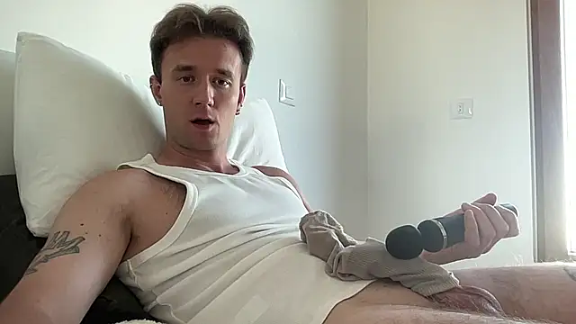 Snapshot of cute_mark chatting on July 28, 1:43 pm cute mark online show from July 28, 1:43 pm
