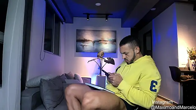 Snapshot of Maximo_Marcelo chatting on March 4, 2:06 am Maximo Marcelo online show from March 4, 2:06 am