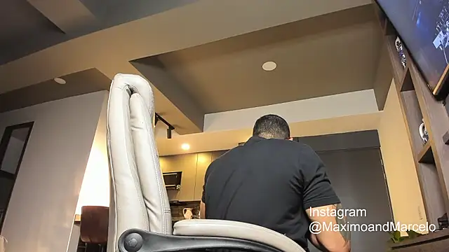 Snapshot of Maximo_Marcelo chatting on September 24, 11:08 pm Maximo Marcelo online show from September 24, 11:08 pm