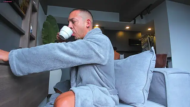 Snapshot of Maximo_Marcelo chatting on December 3, 12:03 pm Maximo Marcelo online show from December 3, 12:03 pm