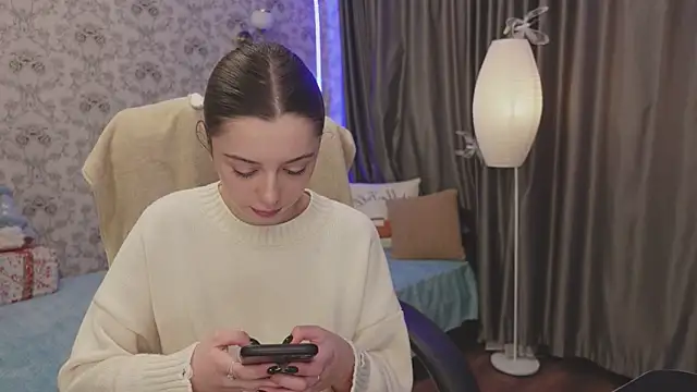 DinaCandy online show from December 20, 11:21 am