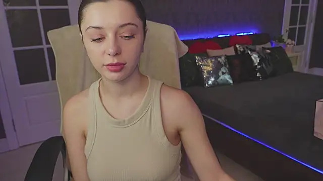 DinaCandy online show from January 14, 2:32 pm