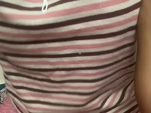 Snapshot of _FluffyHxney_ chatting on December 4, 10:46 am FluffyHxney online show from December 4, 10:46 am