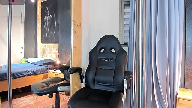 Venusflame   online show from March 14, 11:45 am