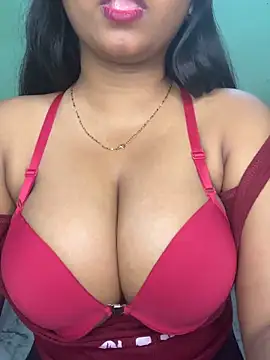 Snapshot of Ishaani_0 chatting on June 11, 12:32 am Ishaani 0 online show from June 11, 12:32 am