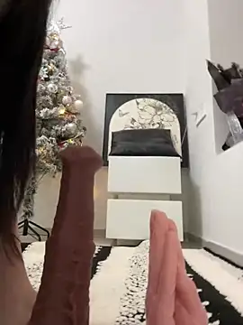 Snapshot of xyebobs chatting on January 1, 12:44 pm xyebobs online show from January 1, 12:44 pm