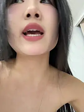 Snapshot of xyebobs chatting on January 1, 3:46 pm xyebobs online show from January 1, 3:46 pm