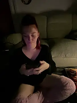 Snapshot of Stoner_BarbieXX chatting on December 21, 10:19 pm Stoner BarbieXX online show from December 21, 10:19 pm