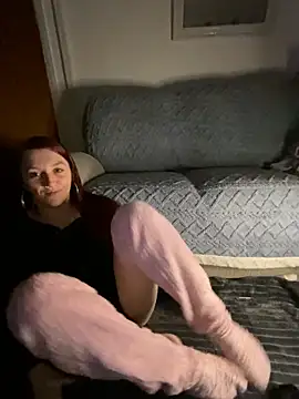 Snapshot of Stoner_BarbieXX chatting on December 31, 10:23 pm Stoner BarbieXX online show from December 31, 10:23 pm