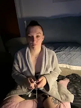 Snapshot of Stoner_BarbieXX chatting on January 23, 11:05 pm Stoner BarbieXX online show from January 23, 11:05 pm