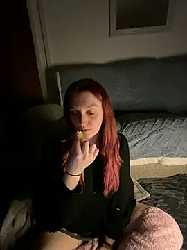 Snapshot of Stoner_BarbieXX chatting on January 25, 10:50 pm Stoner BarbieXX online show from January 25, 10:50 pm