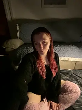 Snapshot of Stoner_BarbieXX chatting on February 2, 10:39 pm Stoner BarbieXX online show from February 2, 10:39 pm