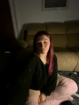 Snapshot of Stoner_BarbieXX chatting on February 23, 10:53 pm Stoner BarbieXX online show from February 23, 10:53 pm