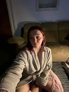 Snapshot of Stoner_BarbieXX chatting on February 24, 10:36 pm Stoner BarbieXX online show from February 24, 10:36 pm