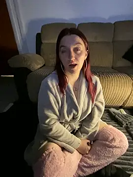 Snapshot of Stoner_BarbieXX chatting on February 27, 10:42 pm Stoner BarbieXX online show from February 27, 10:42 pm