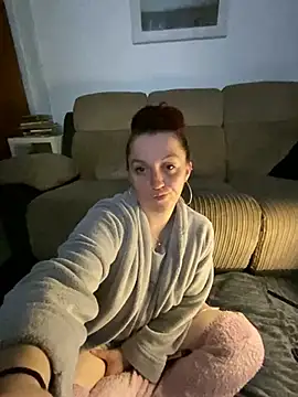 Snapshot of Stoner_BarbieXX chatting on March 12, 11:01 pm Stoner BarbieXX online show from March 12, 11:01 pm