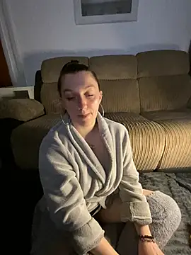 Snapshot of Stoner_BarbieXX chatting on March 22, 10:26 pm Stoner BarbieXX online show from March 22, 10:26 pm