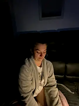 Snapshot of Stoner_BarbieXX chatting on September 12, 9:59 pm Stoner BarbieXX online show from September 12, 9:59 pm