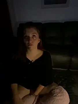 Snapshot of Stoner_BarbieXX chatting on October 9, 9:46 pm Stoner BarbieXX online show from October 9, 9:46 pm