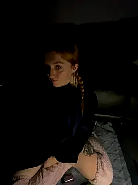 Snapshot of Stoner_BarbieXX chatting on December 3, 10:30 pm Stoner BarbieXX online show from December 3, 10:30 pm