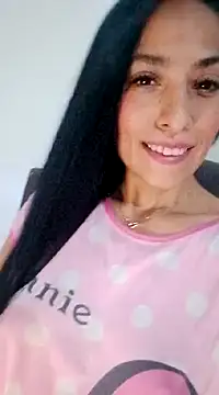 Snapshot of chloewildd_ chatting on December 18, 4:53 am chloewildd online show from December 18, 4:53 am