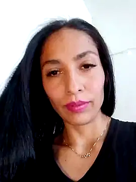 Snapshot of chloewildd_ chatting on December 18, 8:36 pm chloewildd online show from December 18, 8:36 pm