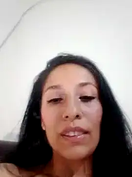 Snapshot of chloewildd_ chatting on December 30, 12:32 am chloewildd online show from December 30, 12:32 am