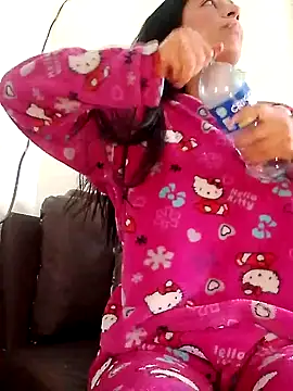 Snapshot of chloewildd_ chatting on January 19, 5:28 pm chloewildd online show from January 19, 5:28 pm