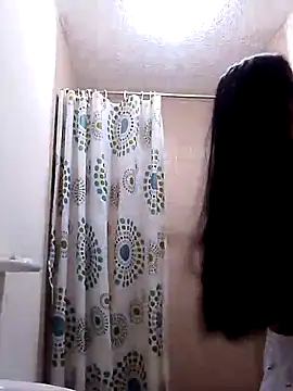 Snapshot of chloewildd_ chatting on January 22, 3:52 am chloewildd online show from January 22, 3:52 am