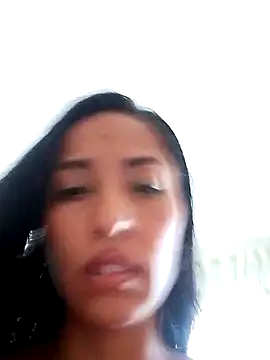 Snapshot of chloewildd_ chatting on February 9, 9:28 pm chloewildd online show from February 9, 9:28 pm