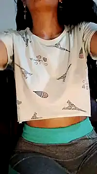 Snapshot of chloewildd_ chatting on March 1, 3:21 am chloewildd online show from March 1, 3:21 am