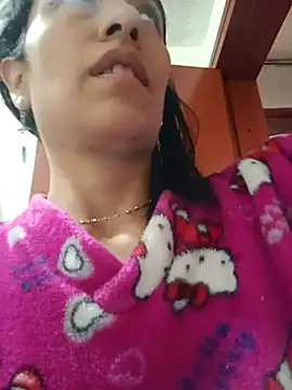 Snapshot of chloewildd_ chatting on September 21, 3:24 pm chloewildd online show from September 21, 3:24 pm