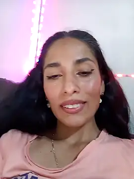 Snapshot of chloewildd_ chatting on November 8, 11:47 pm chloewildd online show from November 8, 11:47 pm