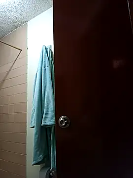 Snapshot of chloewildd_ chatting on January 8, 10:01 pm chloewildd online show from January 8, 10:01 pm