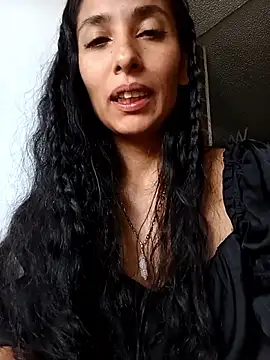 Snapshot of chloewildd_ chatting on January 17, 2:11 pm chloewildd online show from January 17, 2:11 pm