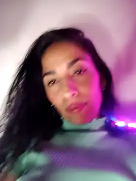 Snapshot of chloewildd_ chatting on March 13, 3:02 am chloewildd online show from March 13, 3:02 am