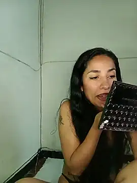 Snapshot of chloewildd_ chatting on March 14, 10:15 pm chloewildd online show from March 14, 10:15 pm