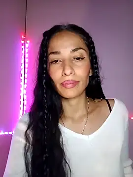 Snapshot of chloewildd_ chatting on March 21, 3:11 am chloewildd online show from March 21, 3:11 am