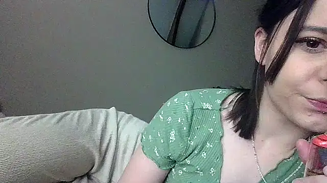 Petite moi online show from March 25, 12:44 pm