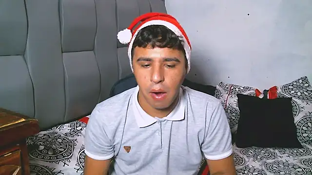 Snapshot of beautiful_james chatting on December 12, 11:14 pm beautiful james online show from December 12, 11:14 pm