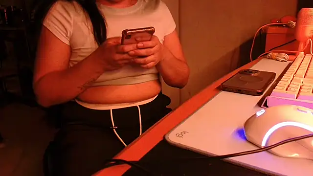 Snapshot of DirtyDi97 chatting on June 29, 2:07 am DirtyDi97 online show from June 29, 2:07 am