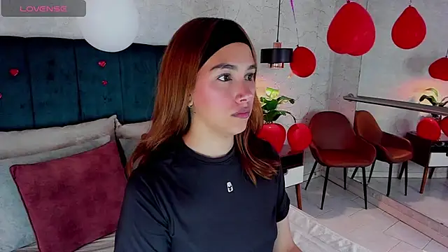 AdeleAndersonn online show from February 18, 7:54 pm