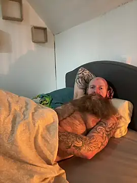 Snapshot of Ice_mannHH chatting on December 15, 10:15 pm Ice mannHH online show from December 15, 10:15 pm