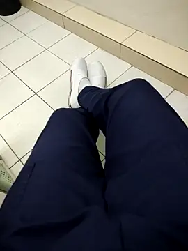 Snapshot of gatmoreno1 chatting on October 3, 4:26 pm gatmoreno1 online show from October 3, 4:26 pm