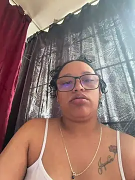 Snapshot of angela_angels_ chatting on June 24, 1:10 pm angela angels online show from June 24, 1:10 pm