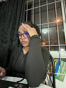 Snapshot of angela_angels_ chatting on June 26, 2:16 am angela angels online show from June 26, 2:16 am